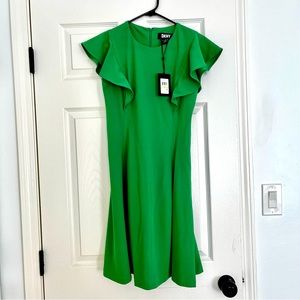 NWT DKNY flutter sleeve seamed green dress sz 4